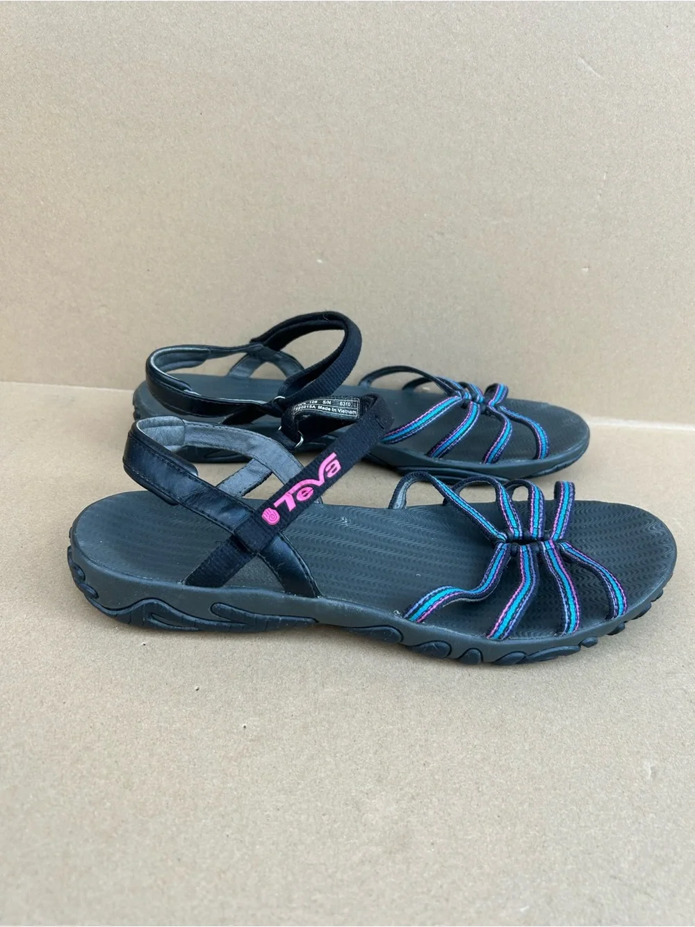 Teva Kayenta Strappy Sandals Women’s sz 10 Adjustable Hiking Sport Black Purple